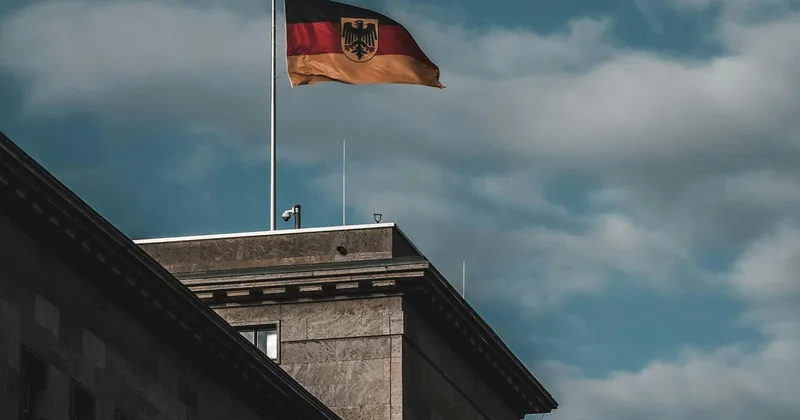 Nuremberg: WWII Guided Combi Tour with Transport and Lunch